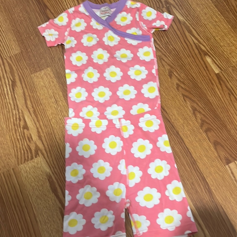Hanna Anderson girls short sleeve pajamas short set. Size 10